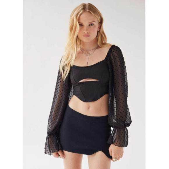 Urban Outfitters Mirabel Puff Sleeve Blouse in Black Size Small - Picture 1 of 6